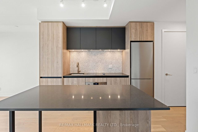 1812 - 7950 Bathurst Street