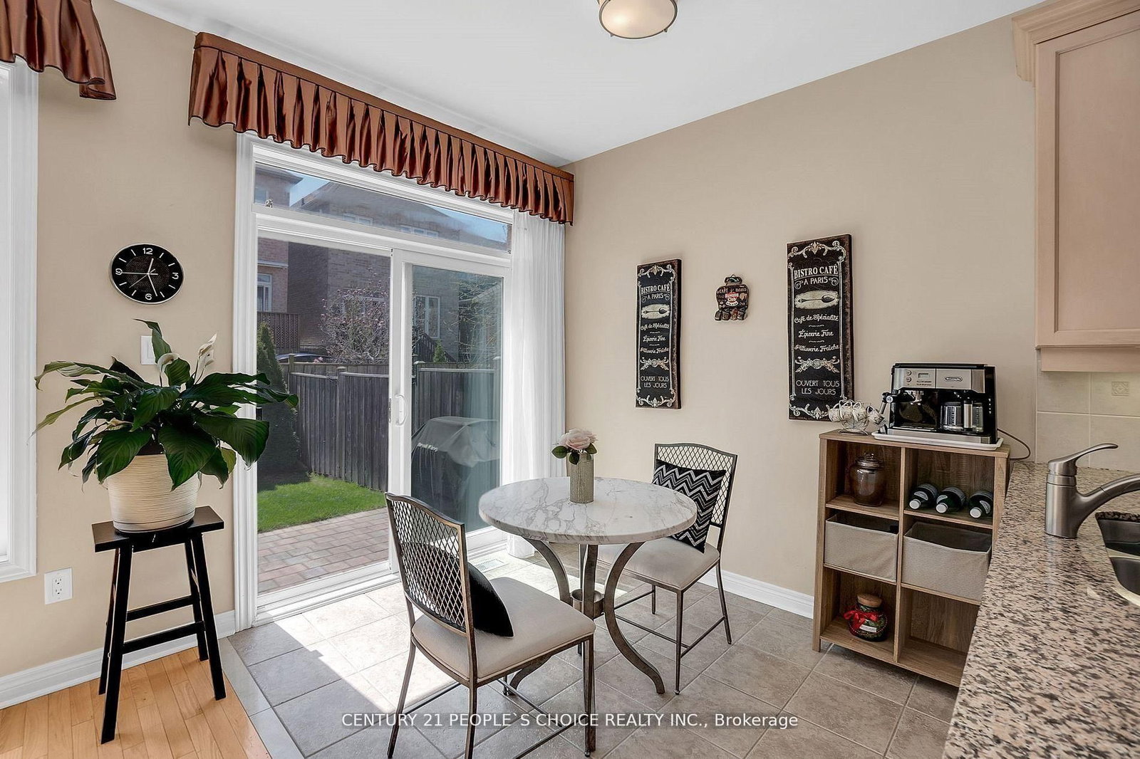160 Carrier Cres Crescent • Vaughan, ON photo 6
