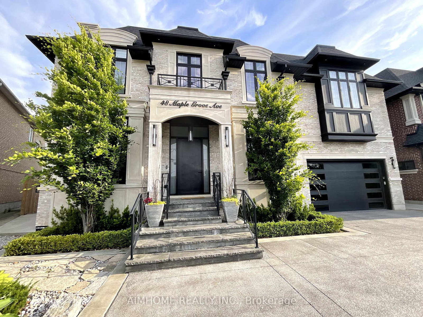 48 N Maple Grove Avenue • Richmond Hill, ON photo 2