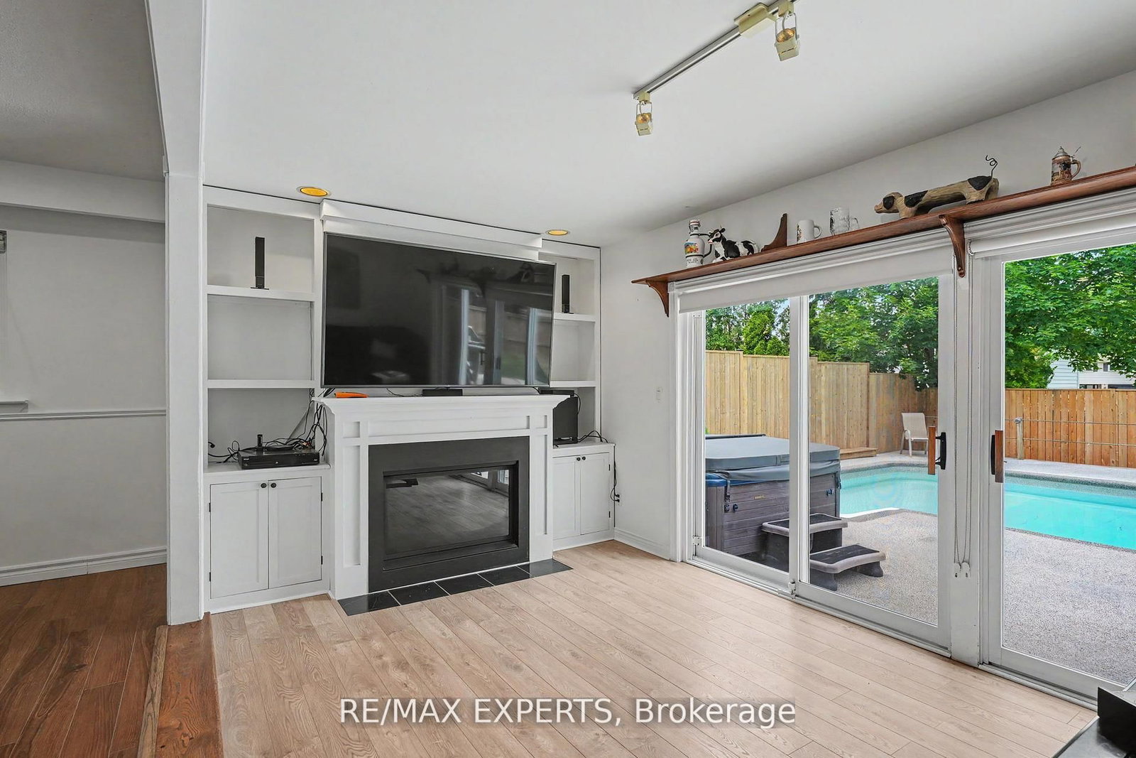 32 Oak Court • Aurora, ON photo 17