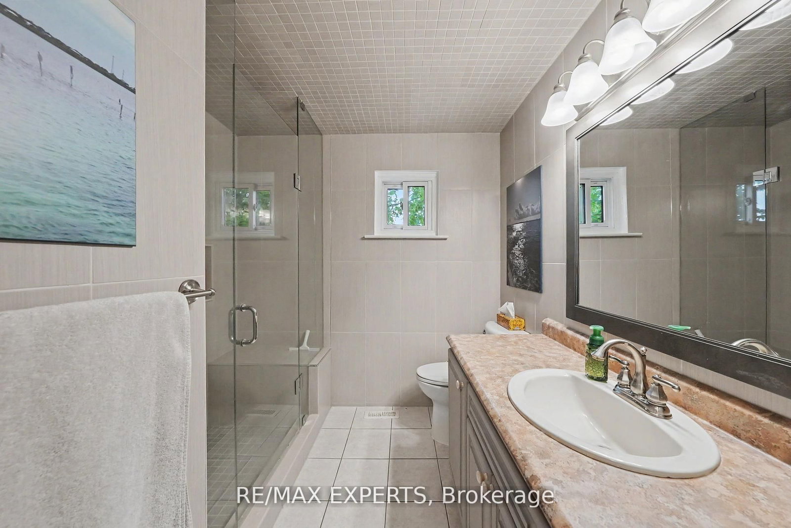 32 Oak Court • Aurora, ON photo 22