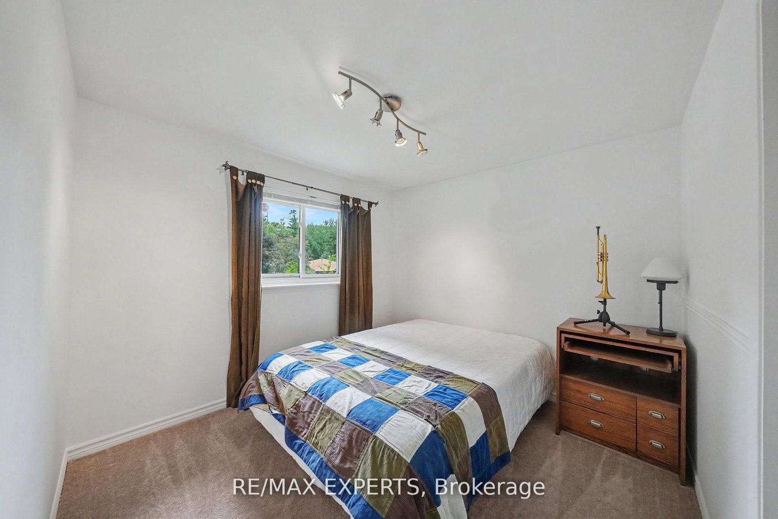 32 Oak Court • Aurora, ON photo 23