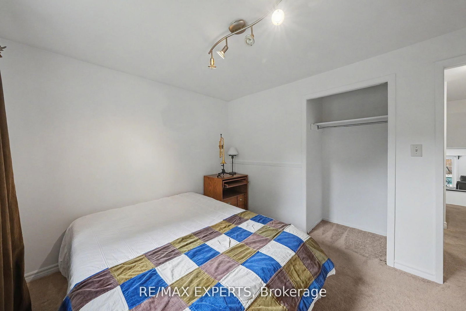 32 Oak Court • Aurora, ON photo 24