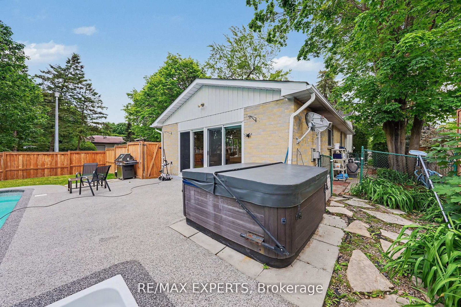 32 Oak Court • Aurora, ON photo 35