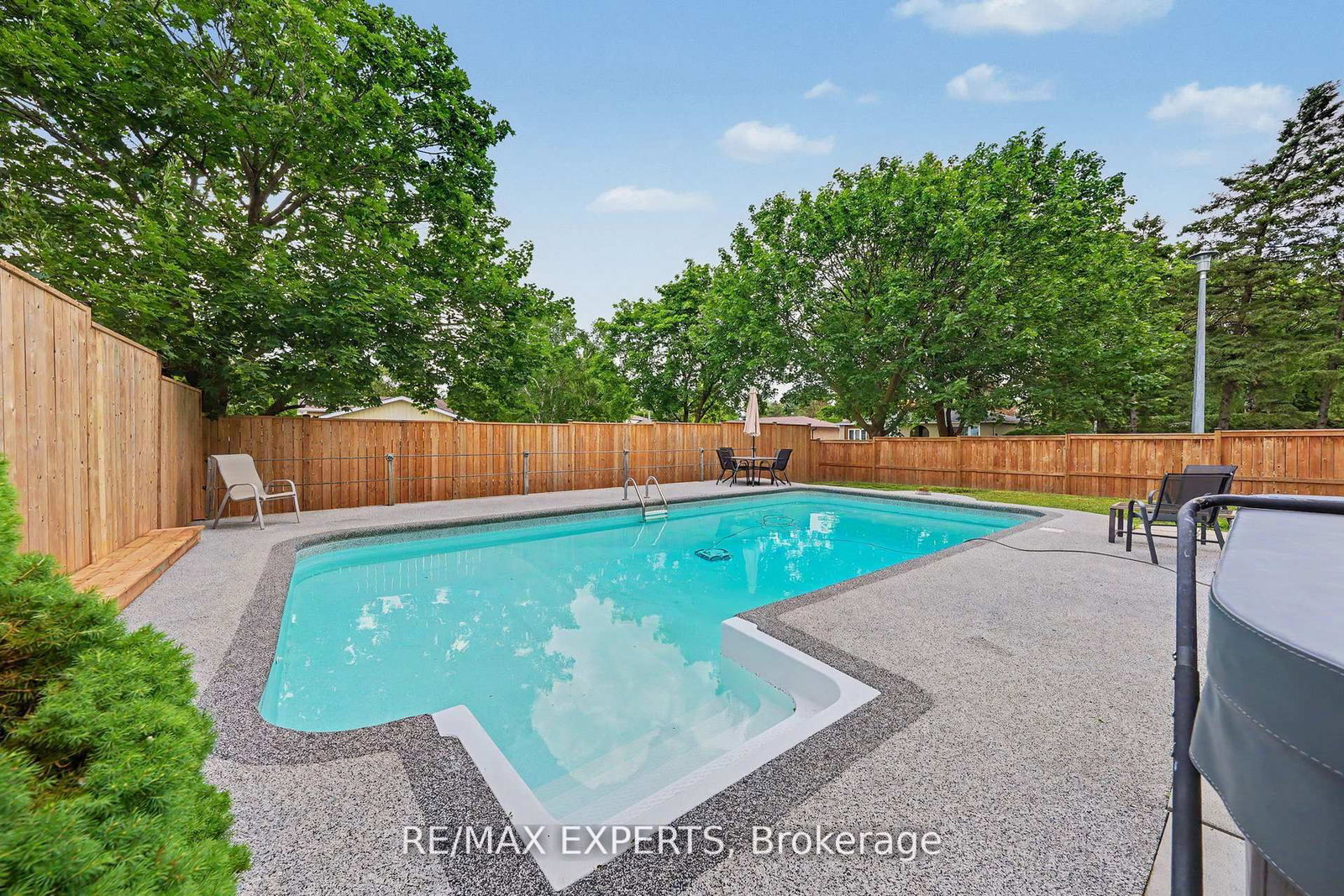 32 Oak Court • Aurora, ON photo 36