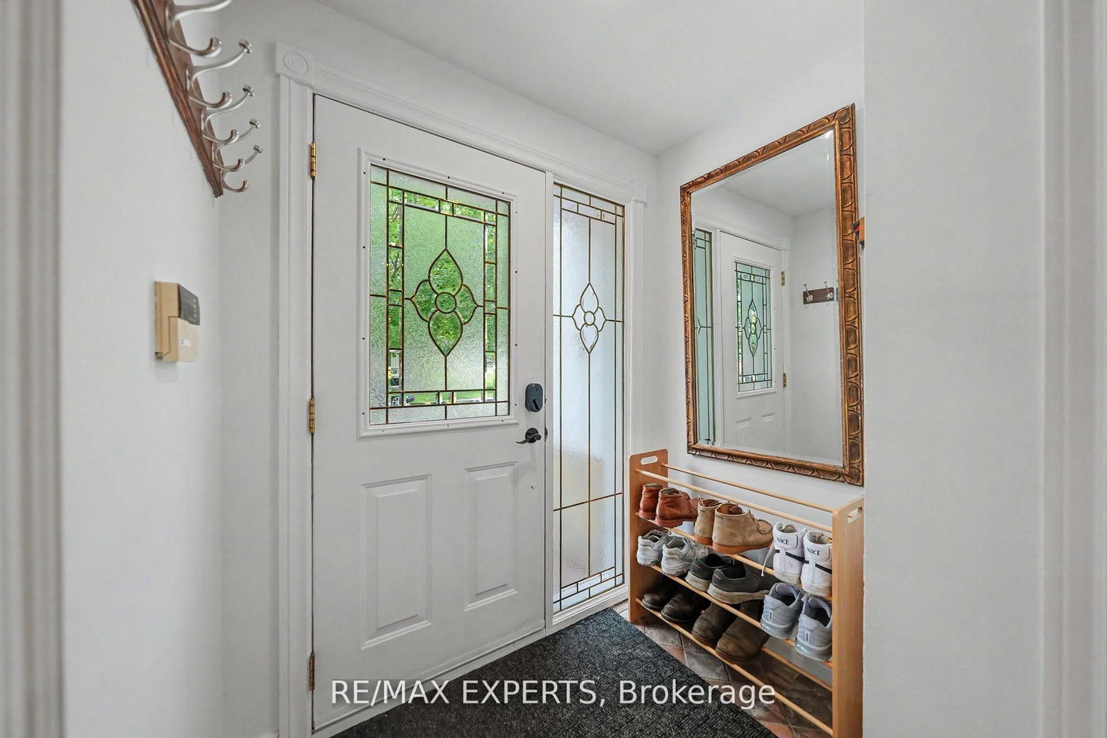 32 Oak Court • Aurora, ON photo 6