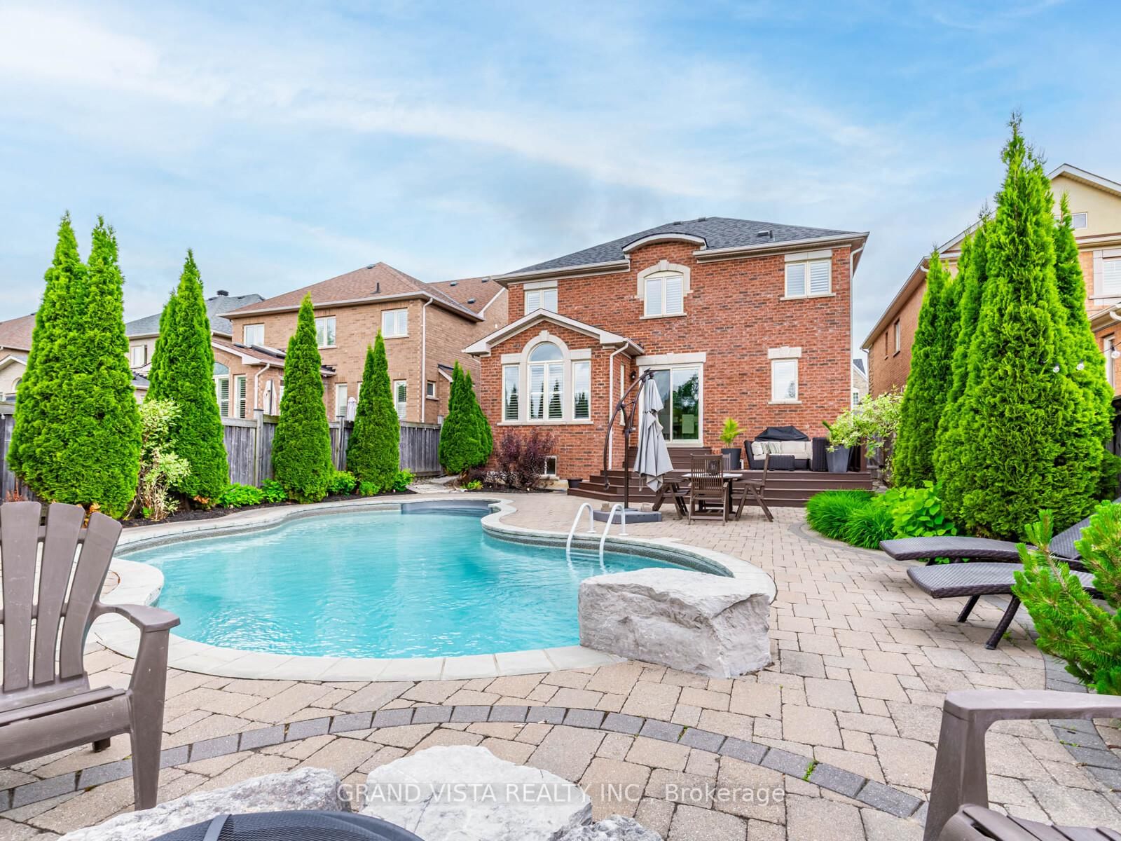 31 Routledge Drive • Richmond Hill, ON photo 37