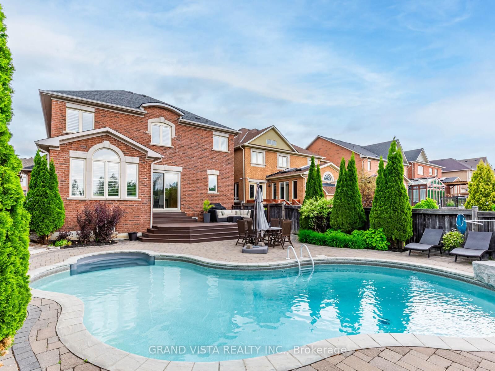 31 Routledge Drive • Richmond Hill, ON photo 39