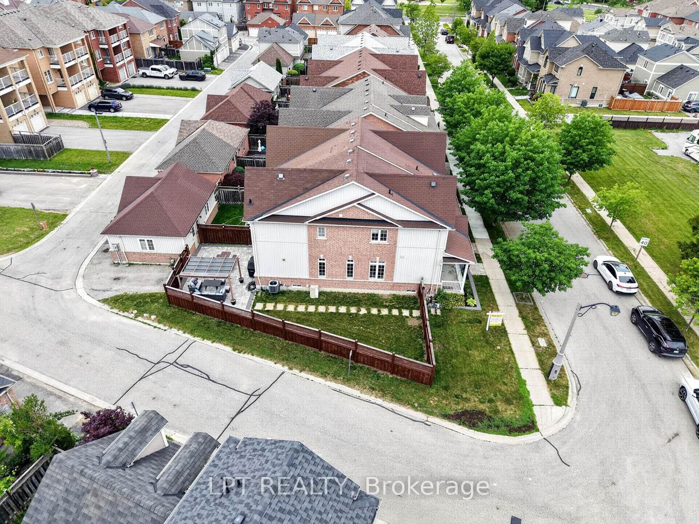 32 William Gaspar Court • Markham, ON photo 5