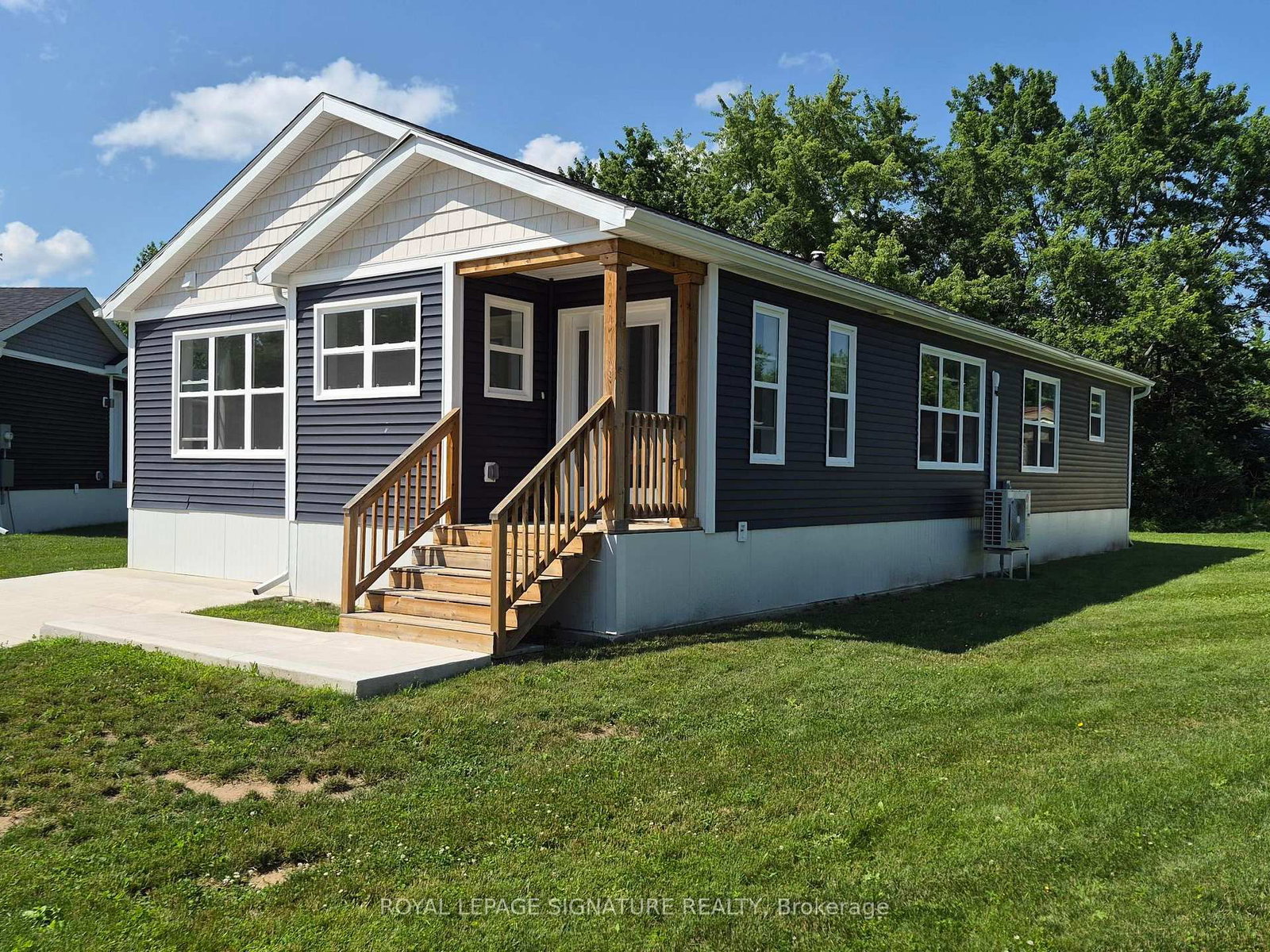 16 Briarwood Place • Innisfil, ON photo 5