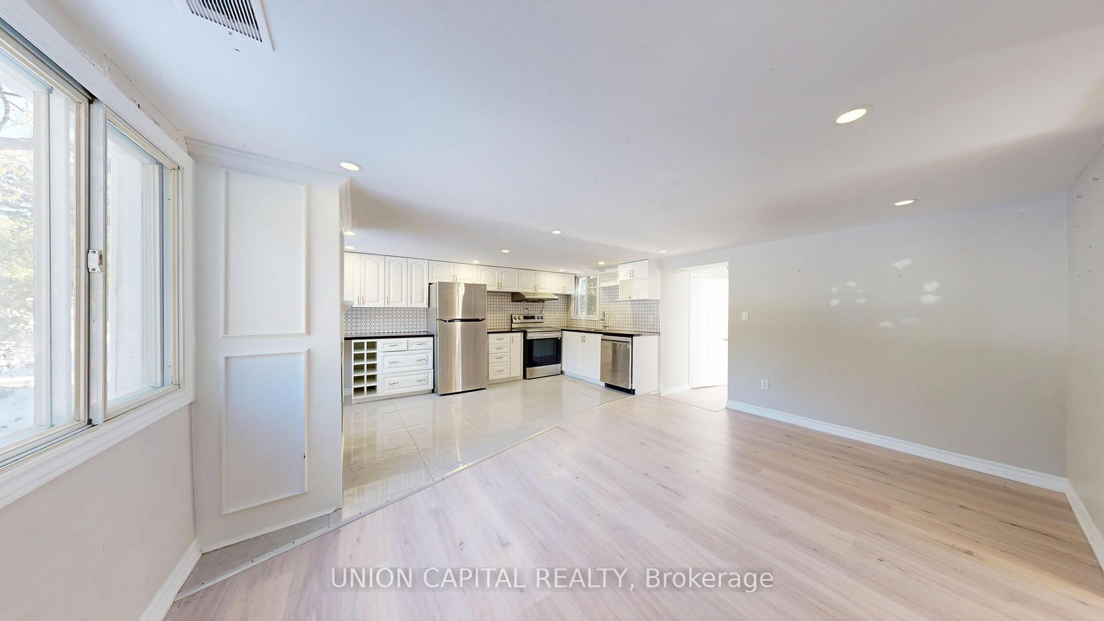 27 Connor Drive • Whitchurch-Stouffville, ON photo 4