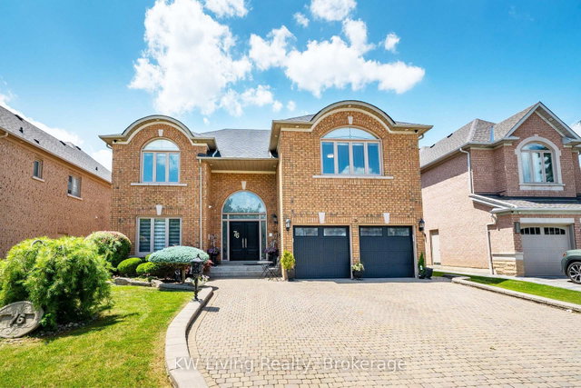76 Silver Rose Crescent
