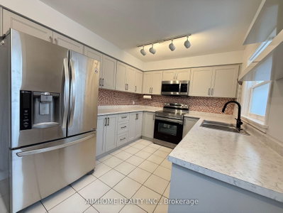 338 Steeles Avenue E — more photos