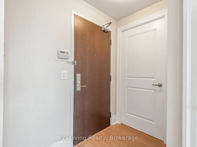 Unit 604 — 21 Upper Duke Crescent — photo 3