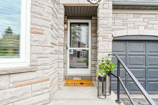 646 Walpole Crescent
