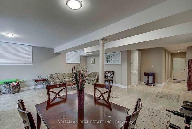 90 Grandview Avenue, Markham