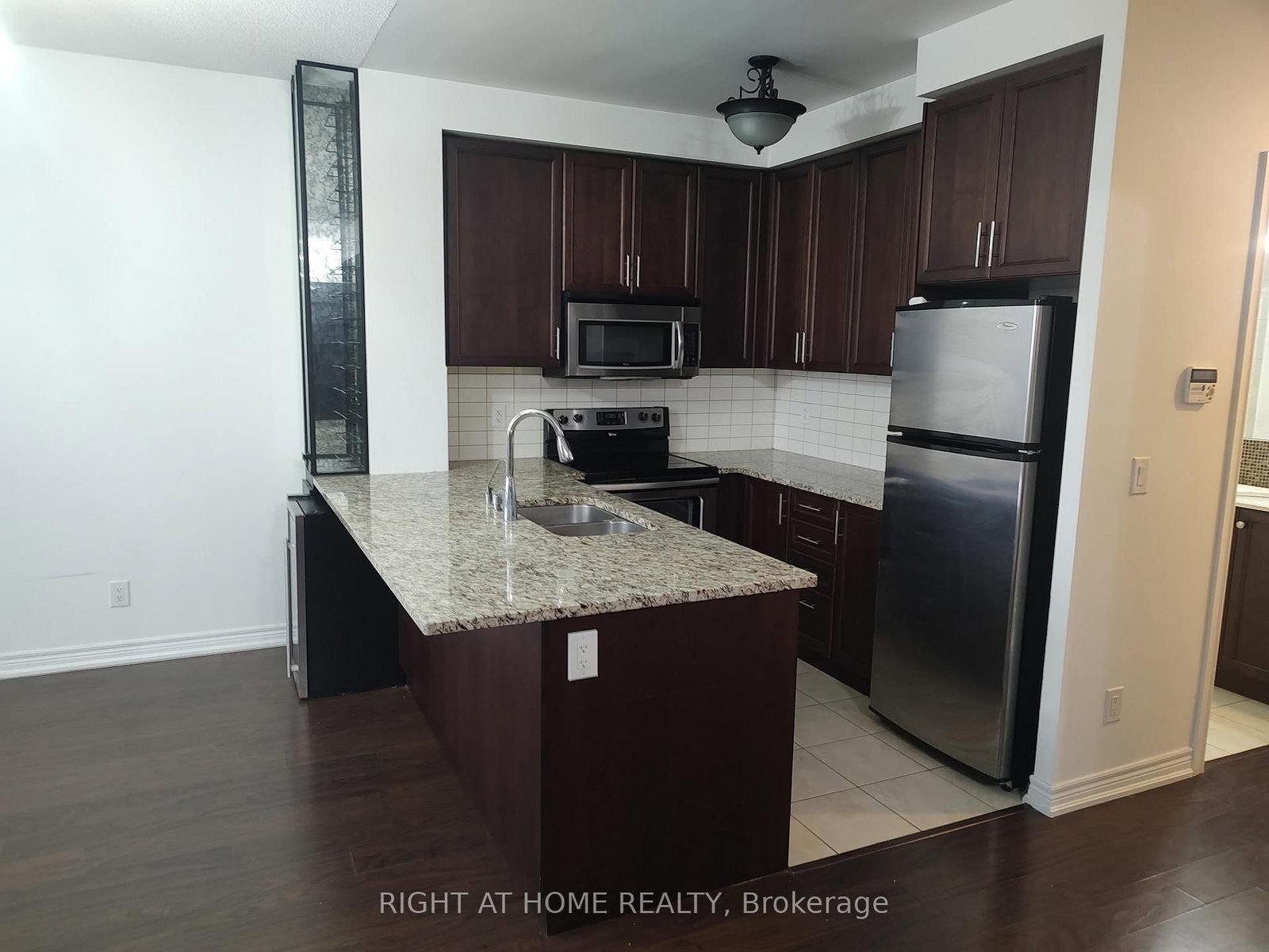 9245 Jane Street • #701 • Vaughan, ON photo 7