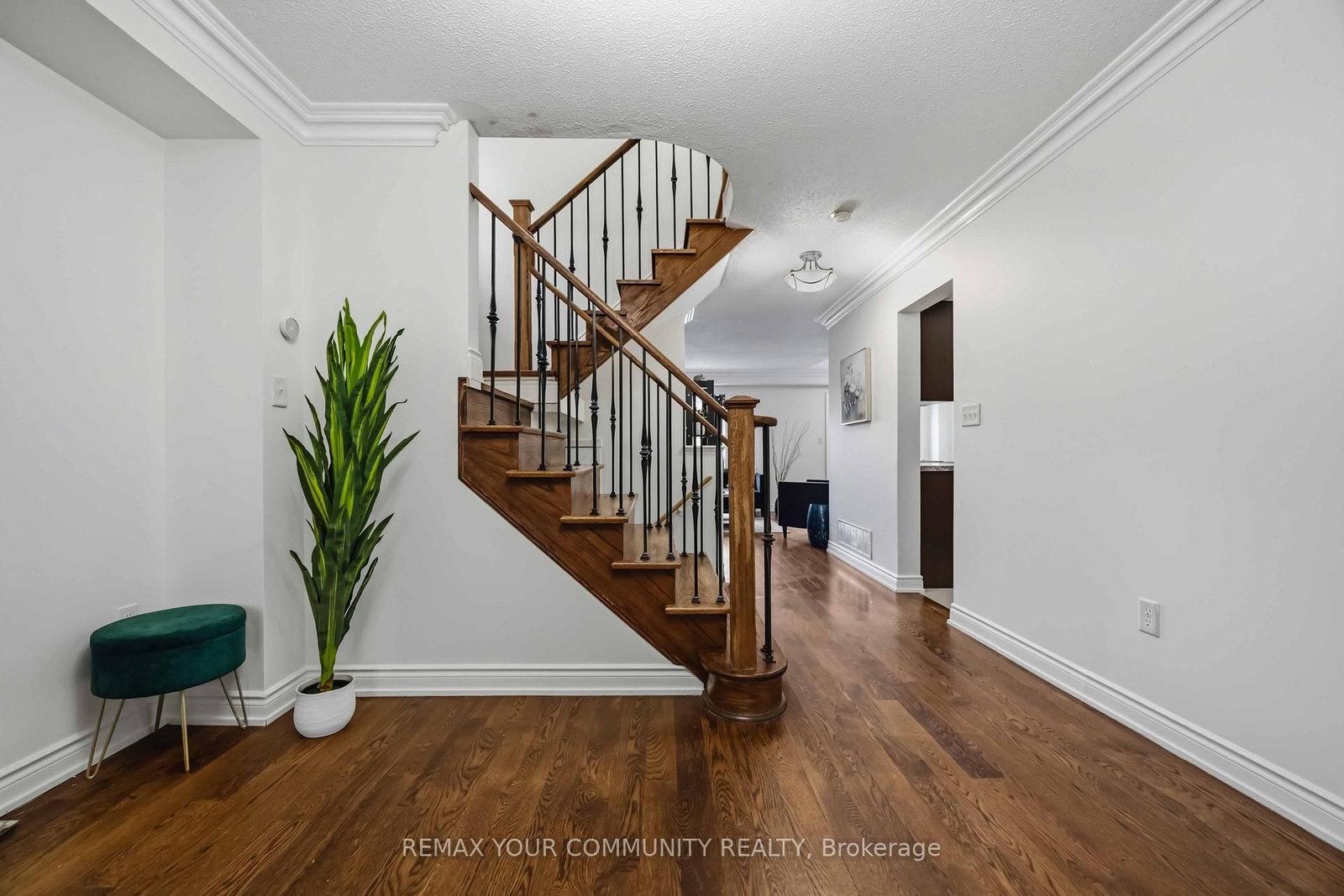 56 Hirst Avenue • Georgina, ON photo 5