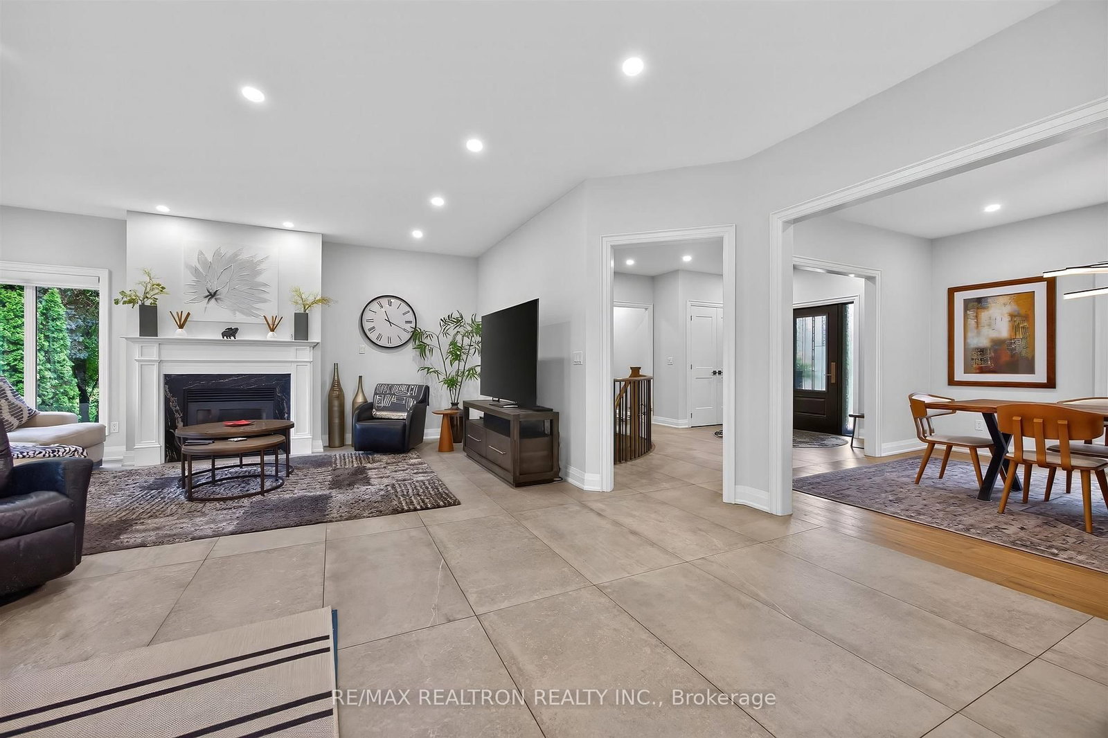 7 Maplehyrn Avenue • East Gwillimbury, ON photo 15
