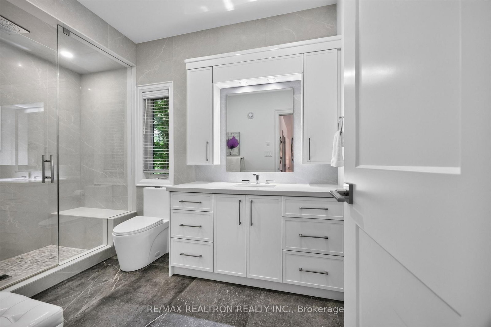 7 Maplehyrn Avenue • East Gwillimbury, ON photo 27
