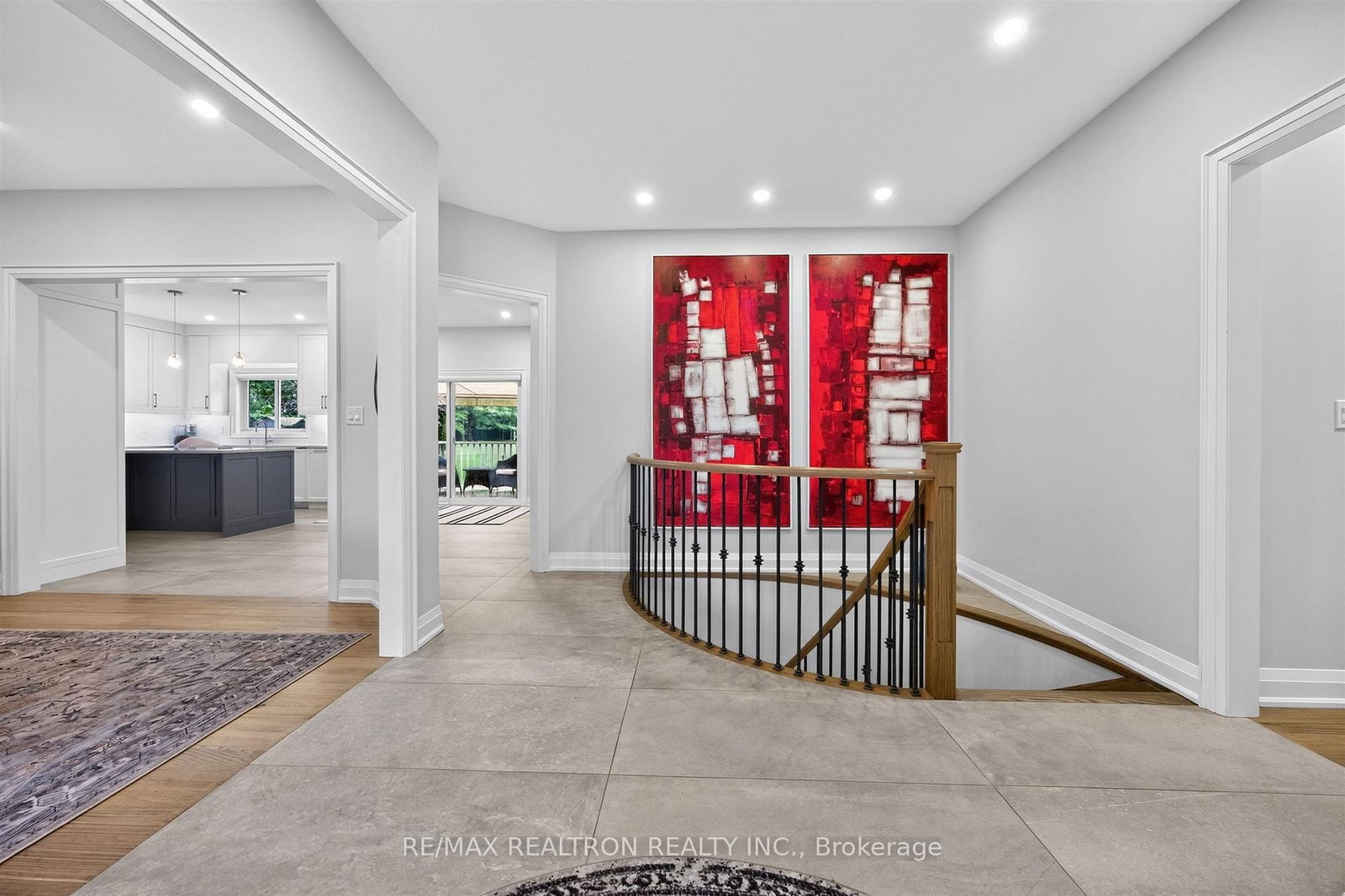 7 Maplehyrn Avenue • East Gwillimbury, ON photo 6