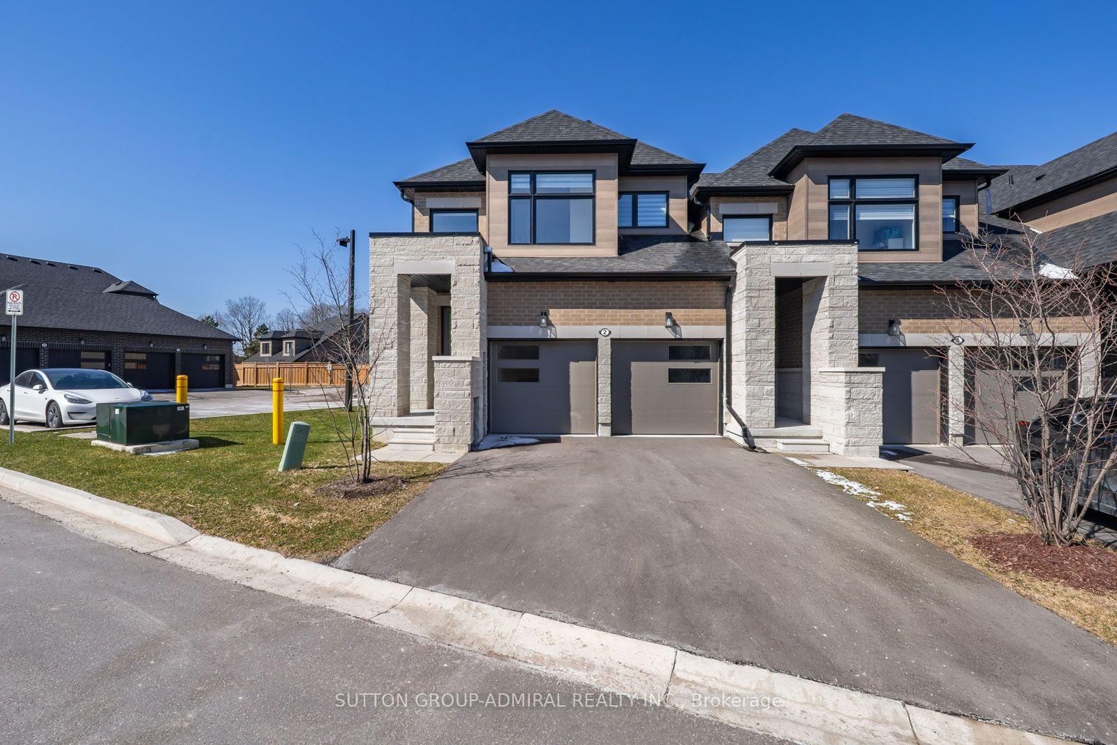 2 Lois Torrance Trail • Uxbridge, ON photo 3