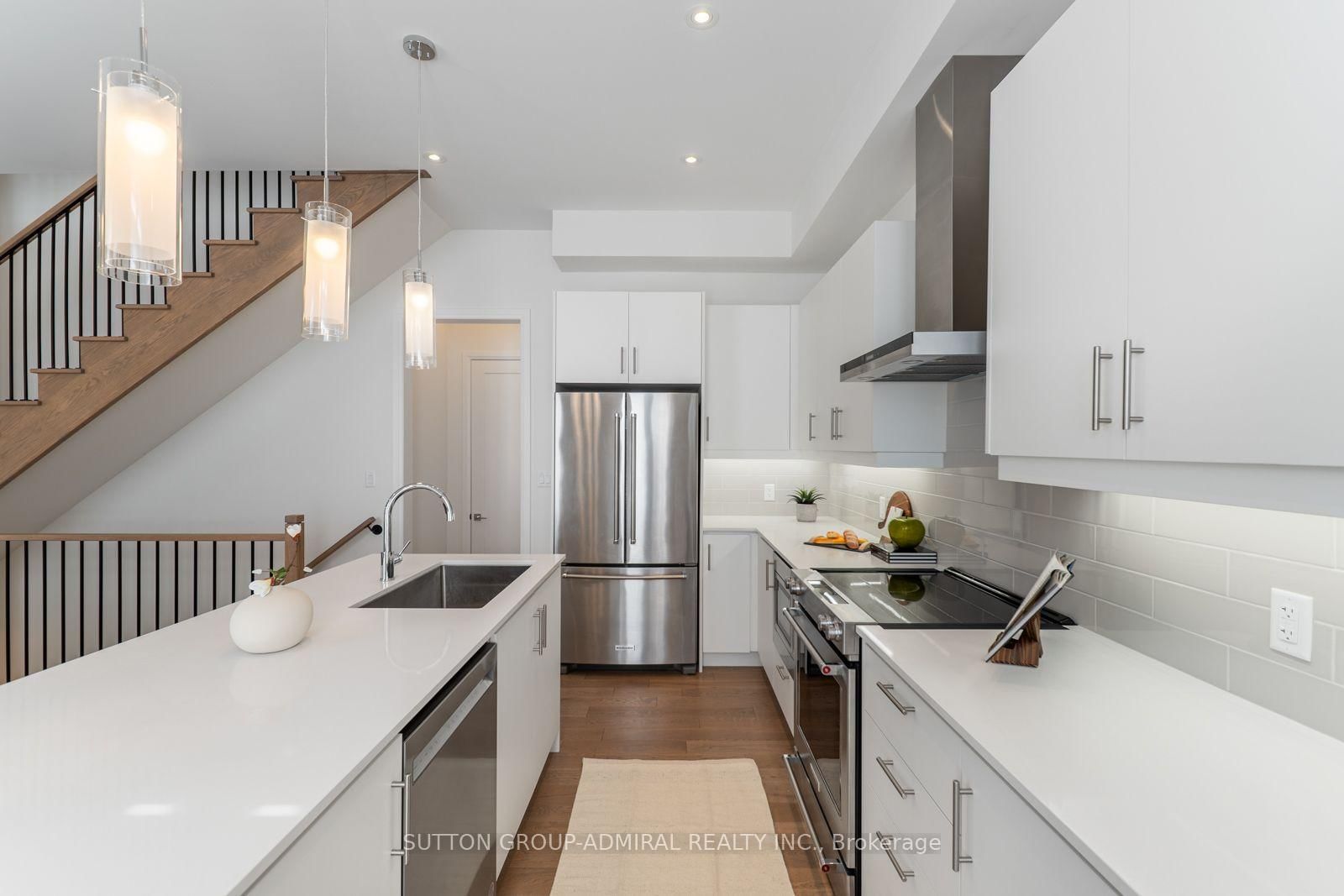 2 Lois Torrance Trail • Uxbridge, ON photo 8