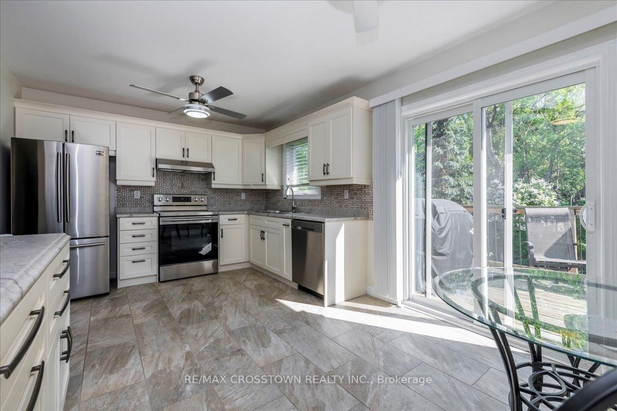 1170 Arnold Street • Innisfil, ON photo 13
