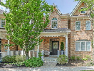 31 Queen's Plate Drive