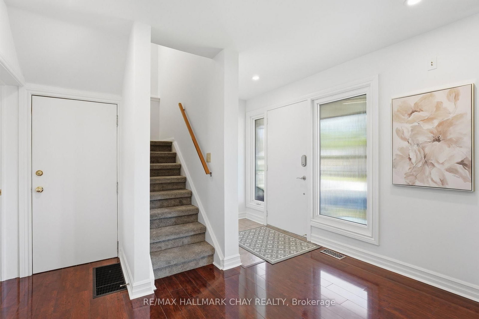420 S Fernleigh Circle • Richmond Hill, ON photo 4