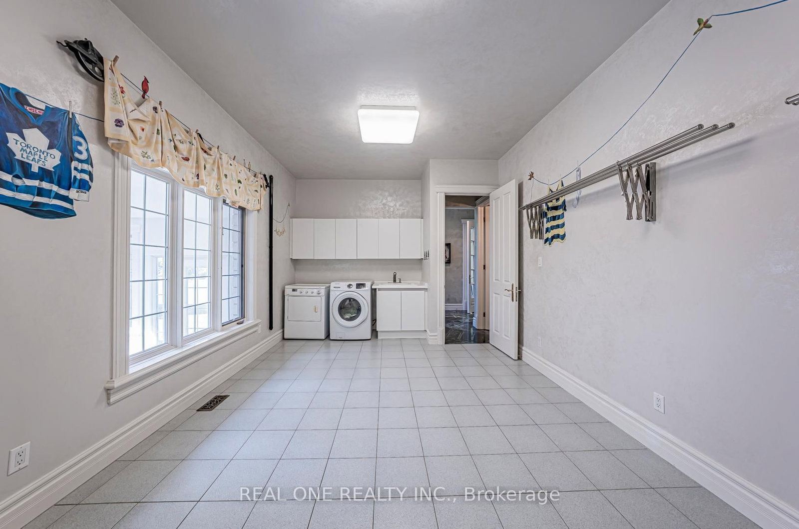 14 Alm Crt, Aurora, view 29
