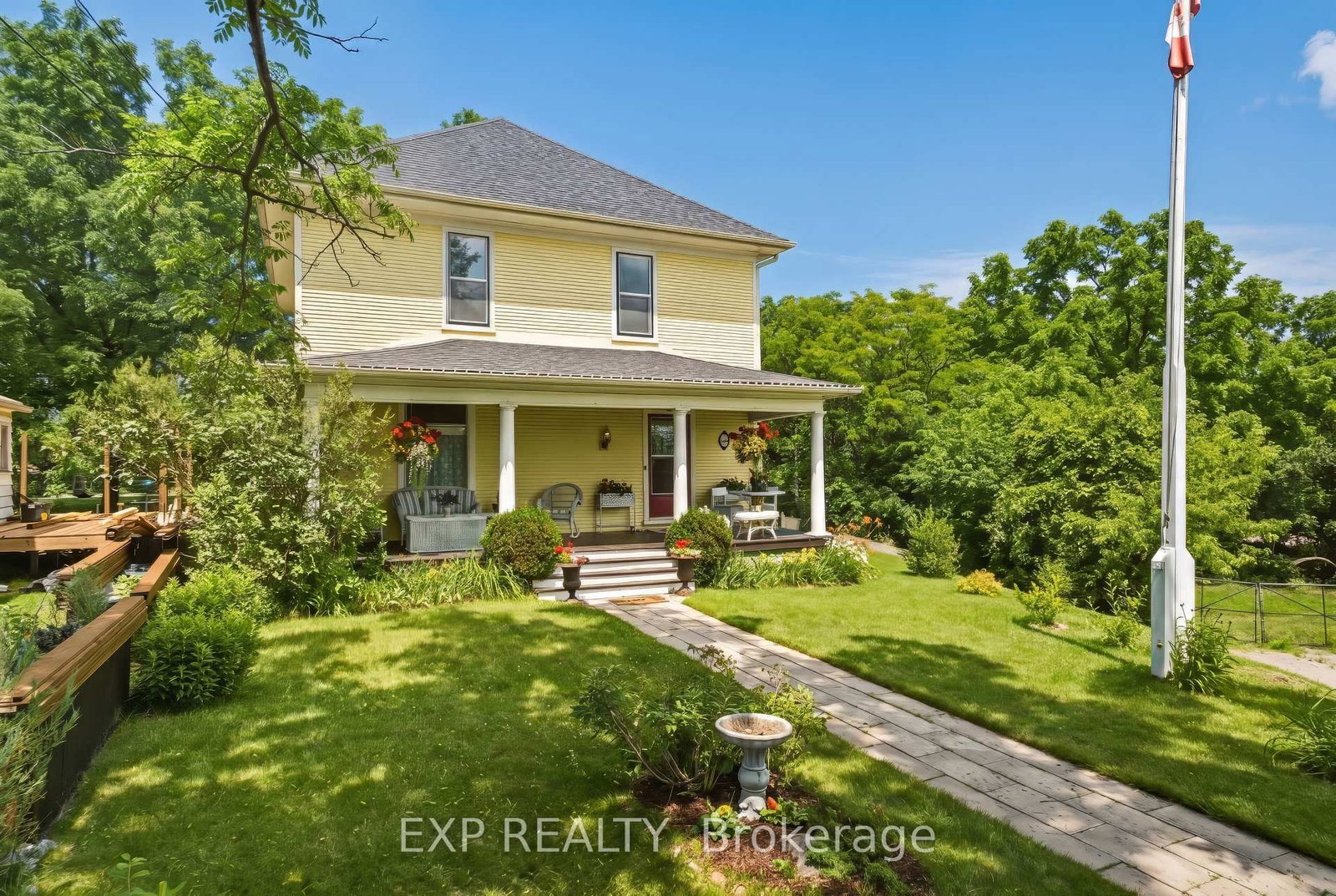 145 High Street • Georgina, ON photo 2
