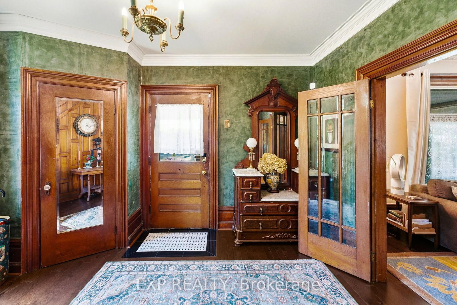 145 High Street • Georgina, ON photo 9