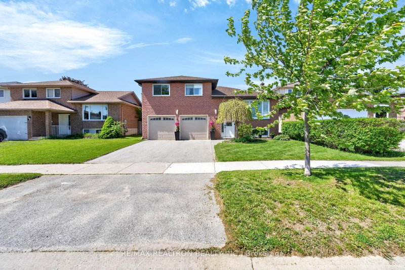 18 Castille Crescent