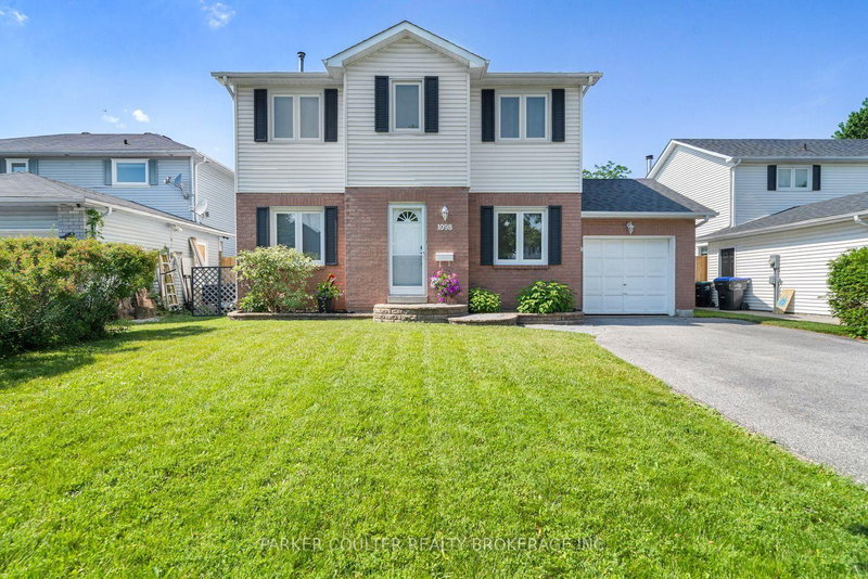 1098 Maclean Street, Innisfil