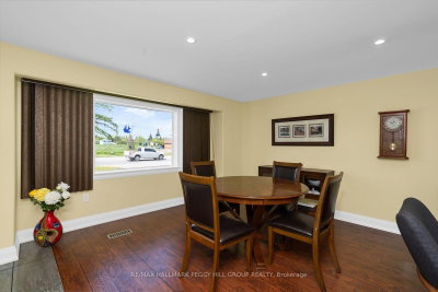 8001 Yonge Street — photo 4