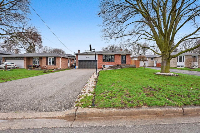 24 Maple Avenue W