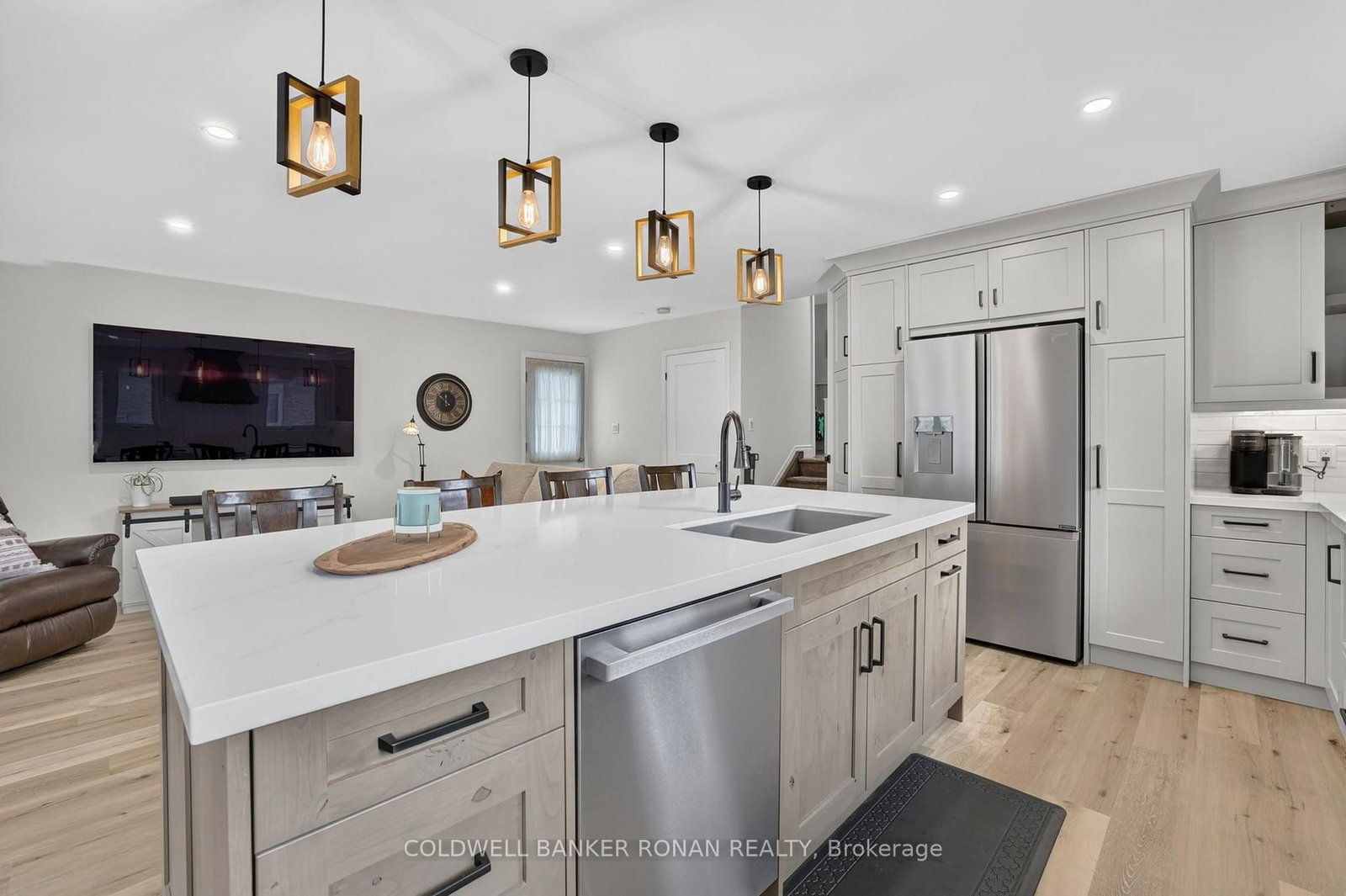 281 Tupper Boulevard • New Tecumseth, ON photo 9