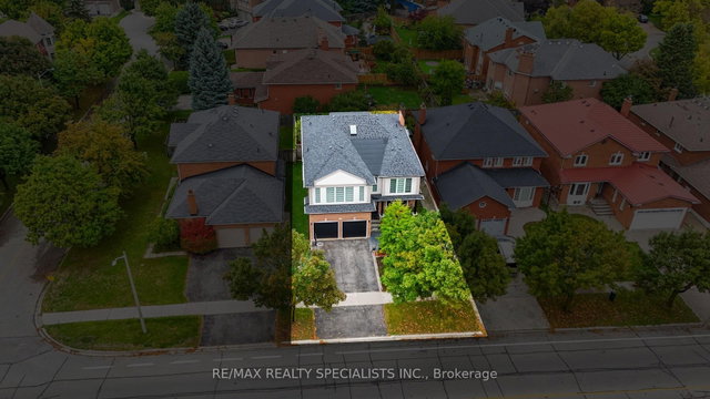 36 Devonsleigh Boulevard