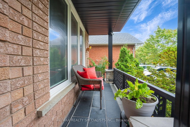 36 Devonsleigh Boulevard