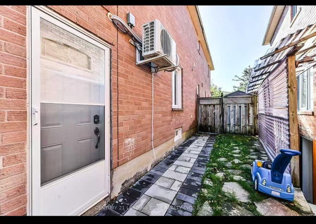 Bsmt - 129 Bernard Avenue