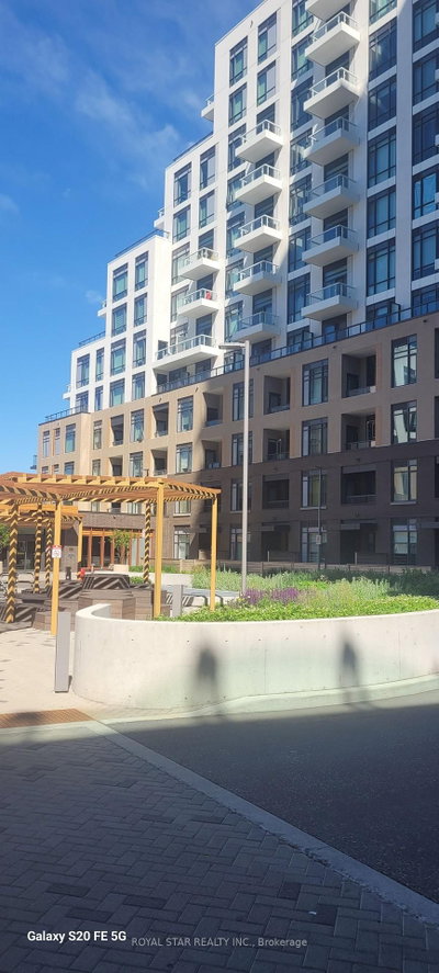 8 Beverley Glen Boulevard