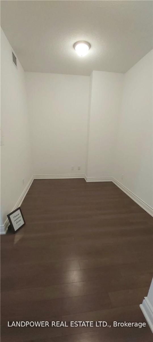 625 - 99 South Town Centre Boulevard