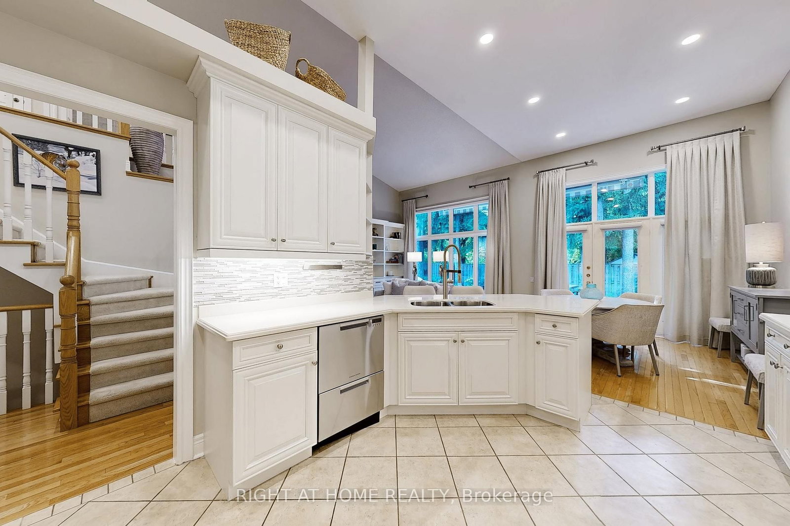 9 Arlington Way • Markham, ON photo 10