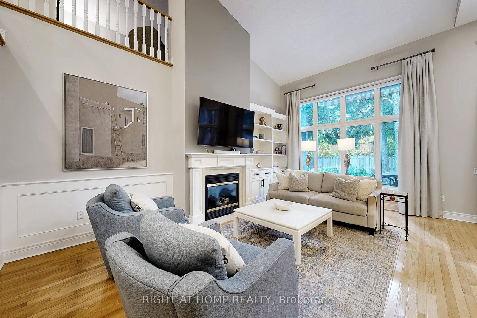 9 Arlington Way • Markham, ON photo 2