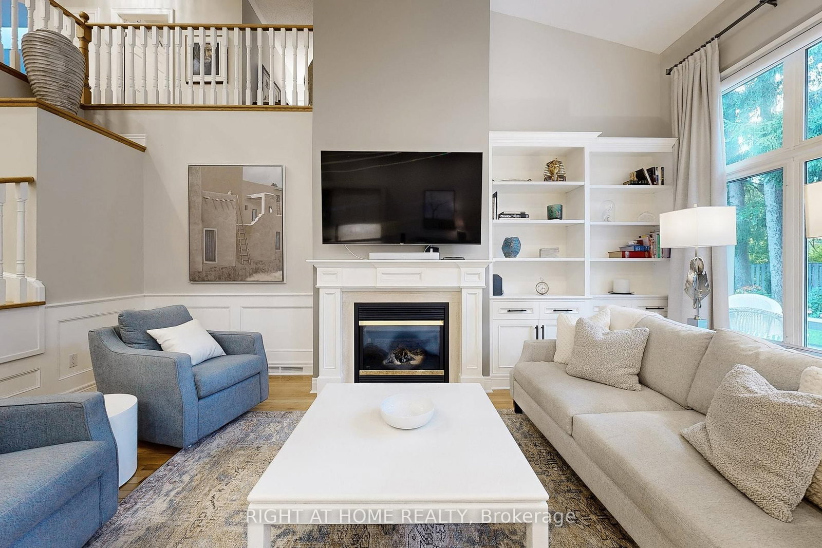 9 Arlington Way • Markham, ON photo 3