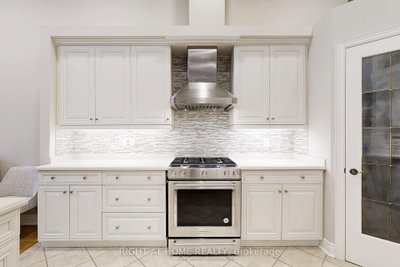 9 Arlington Way • Markham, ON photo 8