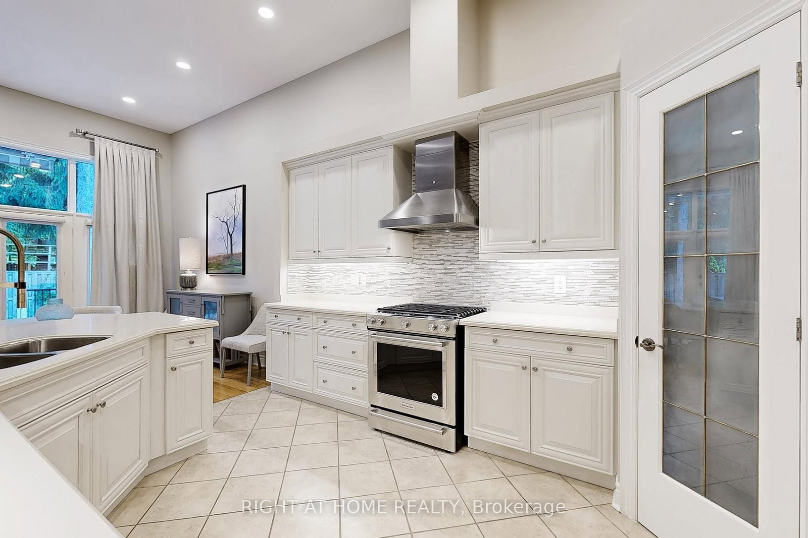 9 Arlington Way • Markham, ON photo 9
