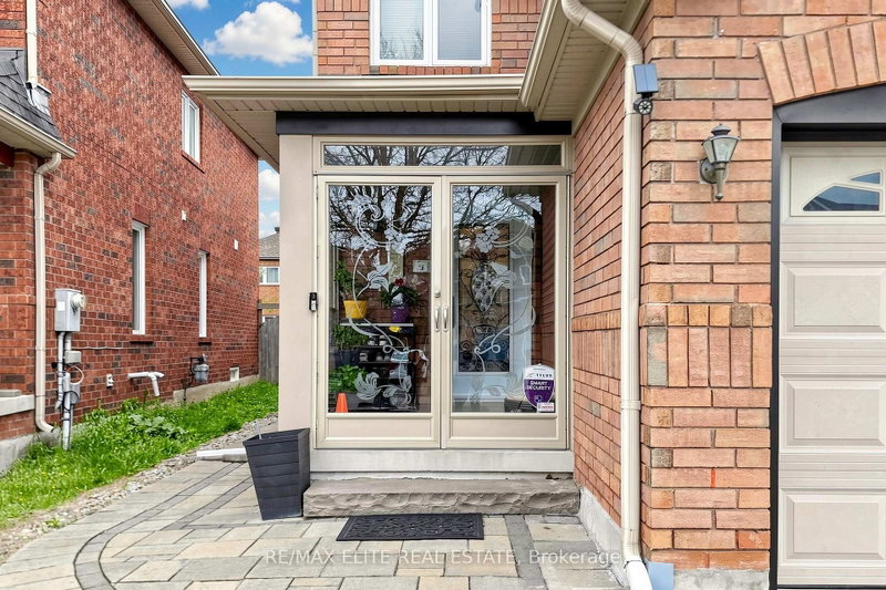 54 National Pine Dr, Vaughan, Ontario