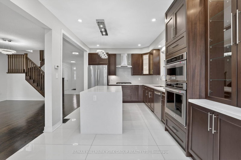 35 Amberwing Landing